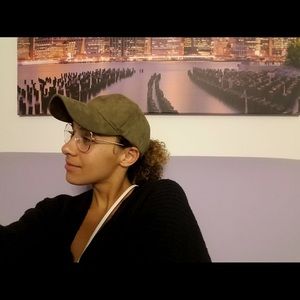 Meet your Posher, Taylor